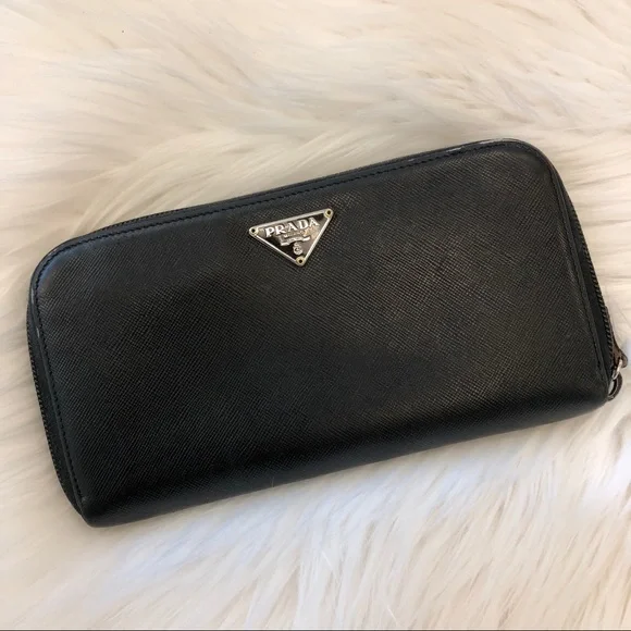 Prada Black Wallet - Picture 2 of 8